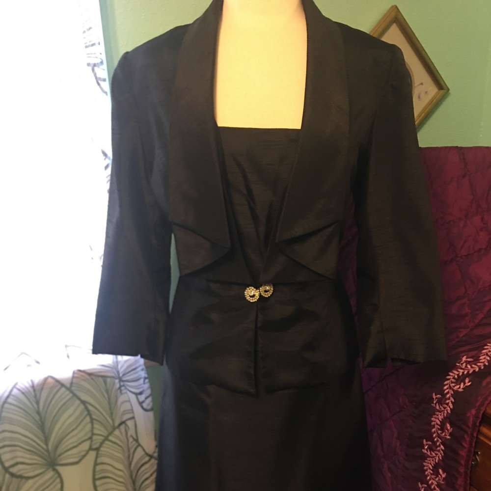 Ladies Black Suit - SZ 14
